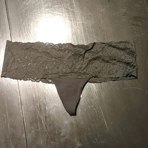 NWT Pink wide side thong in black